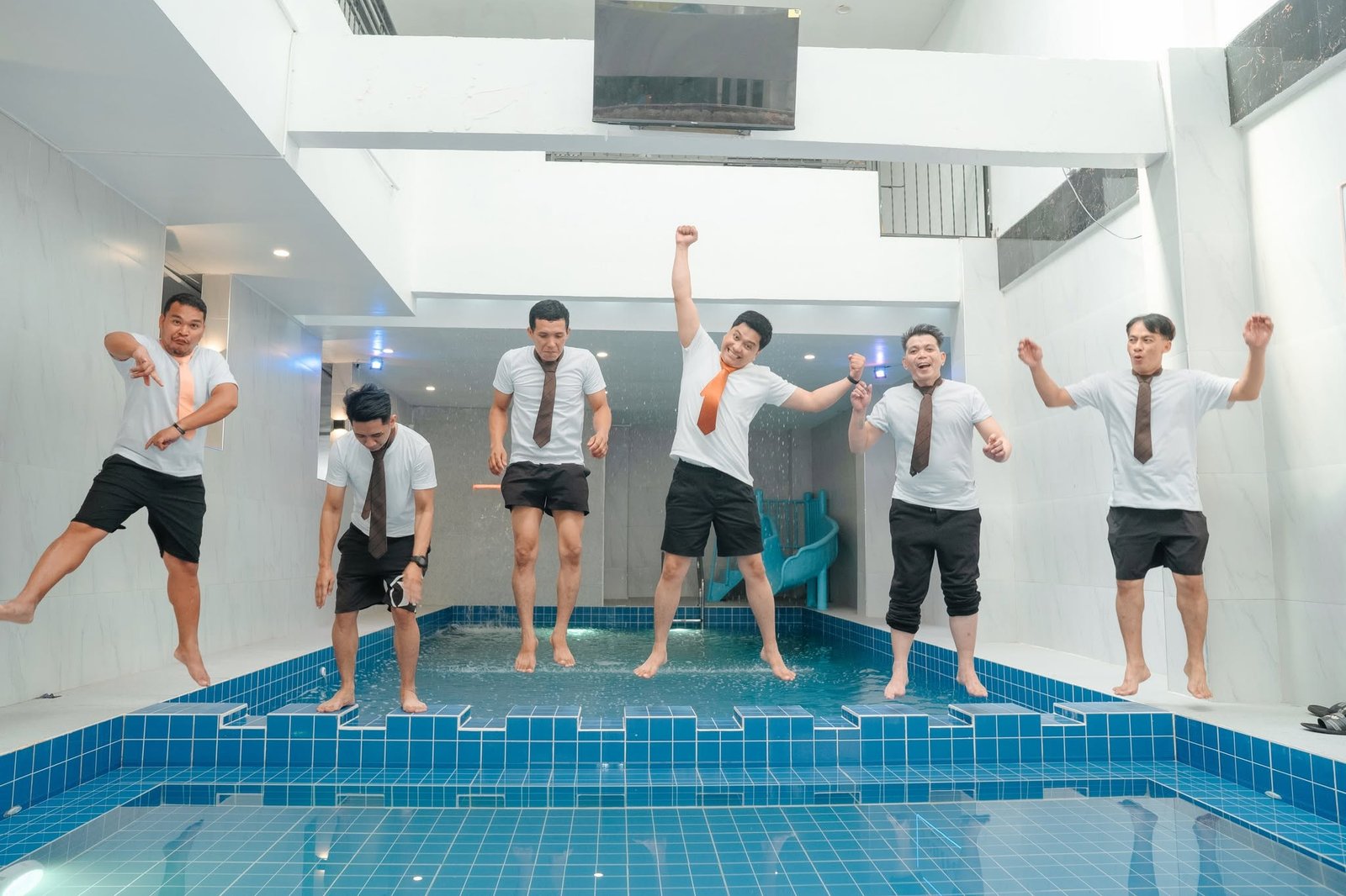 ULTIMATE WEDDING photo
